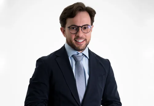 Dr. Adriano Faustino